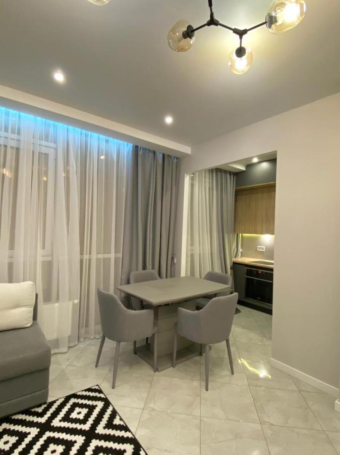 Vip Apartment In Odessa Екстериор снимка
