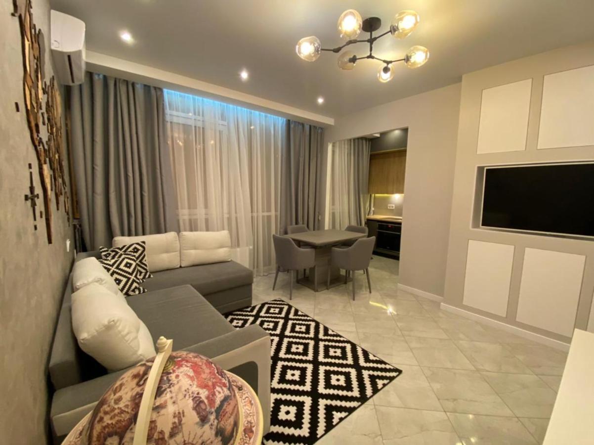 Vip Apartment In Odessa Екстериор снимка